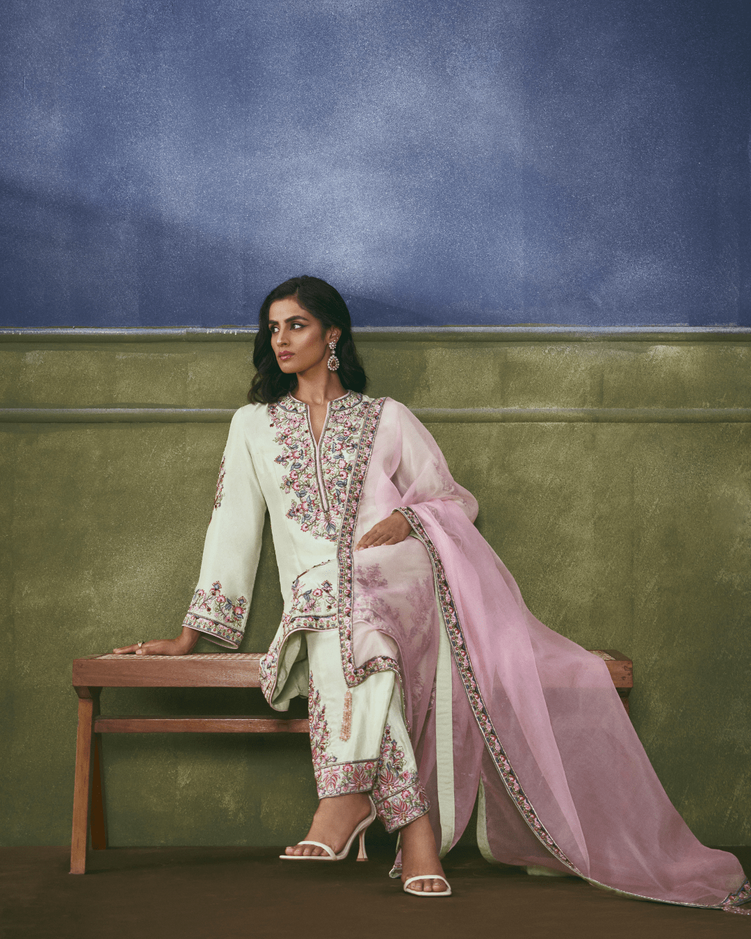 Pista Éclat Embroidered - Achin Bindlish