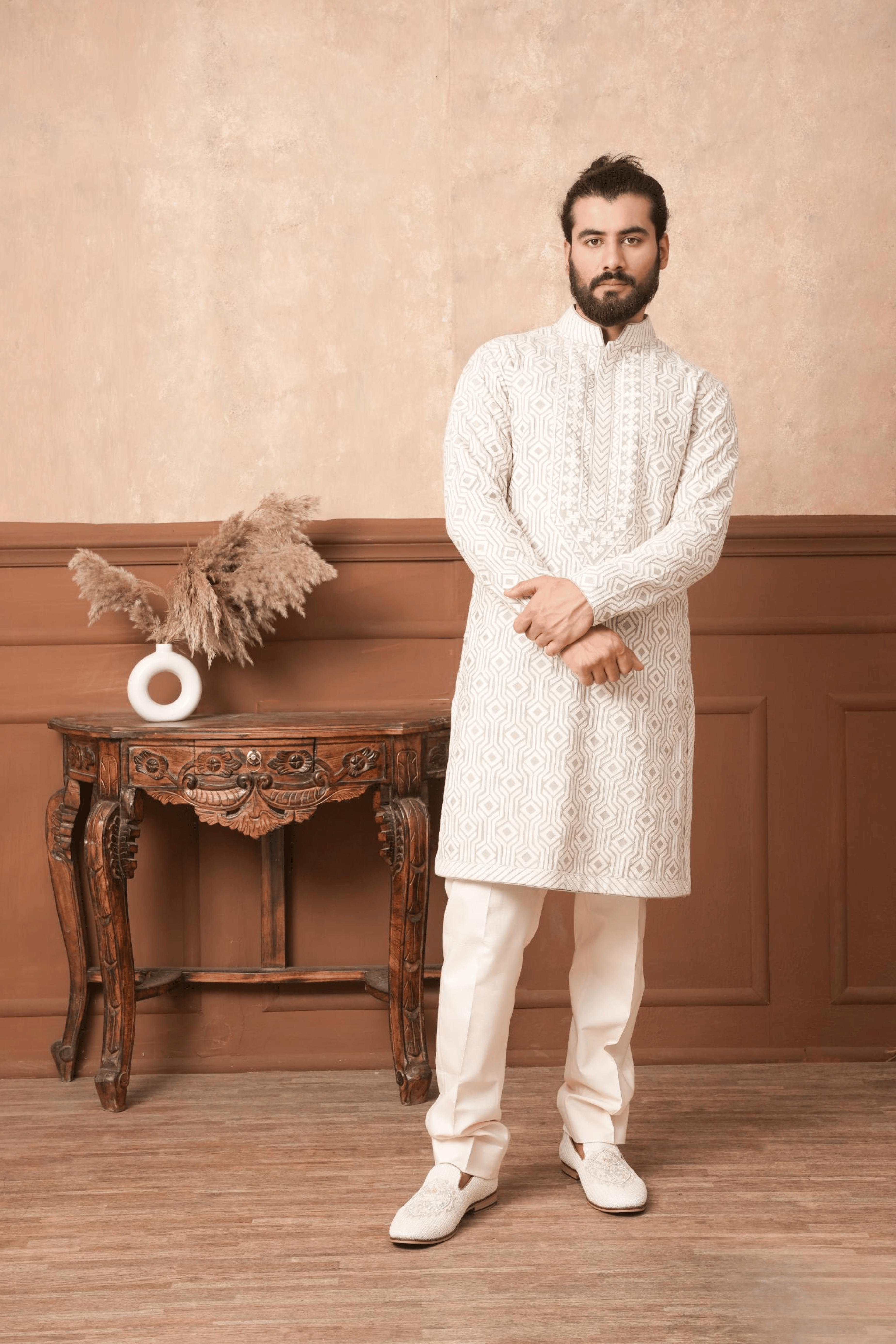 Plique Embroidered Kurta
