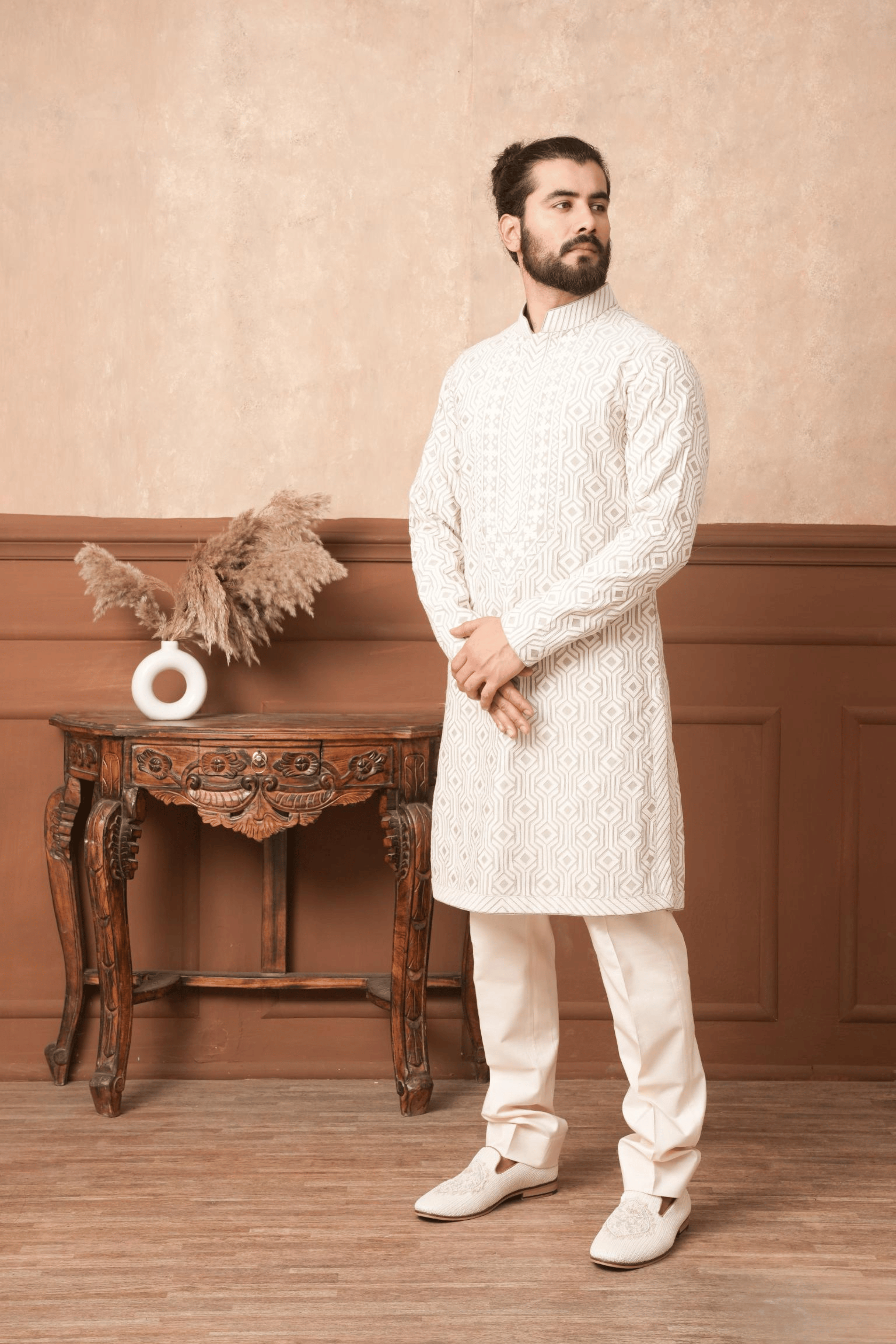 Plique Embroidered Kurta