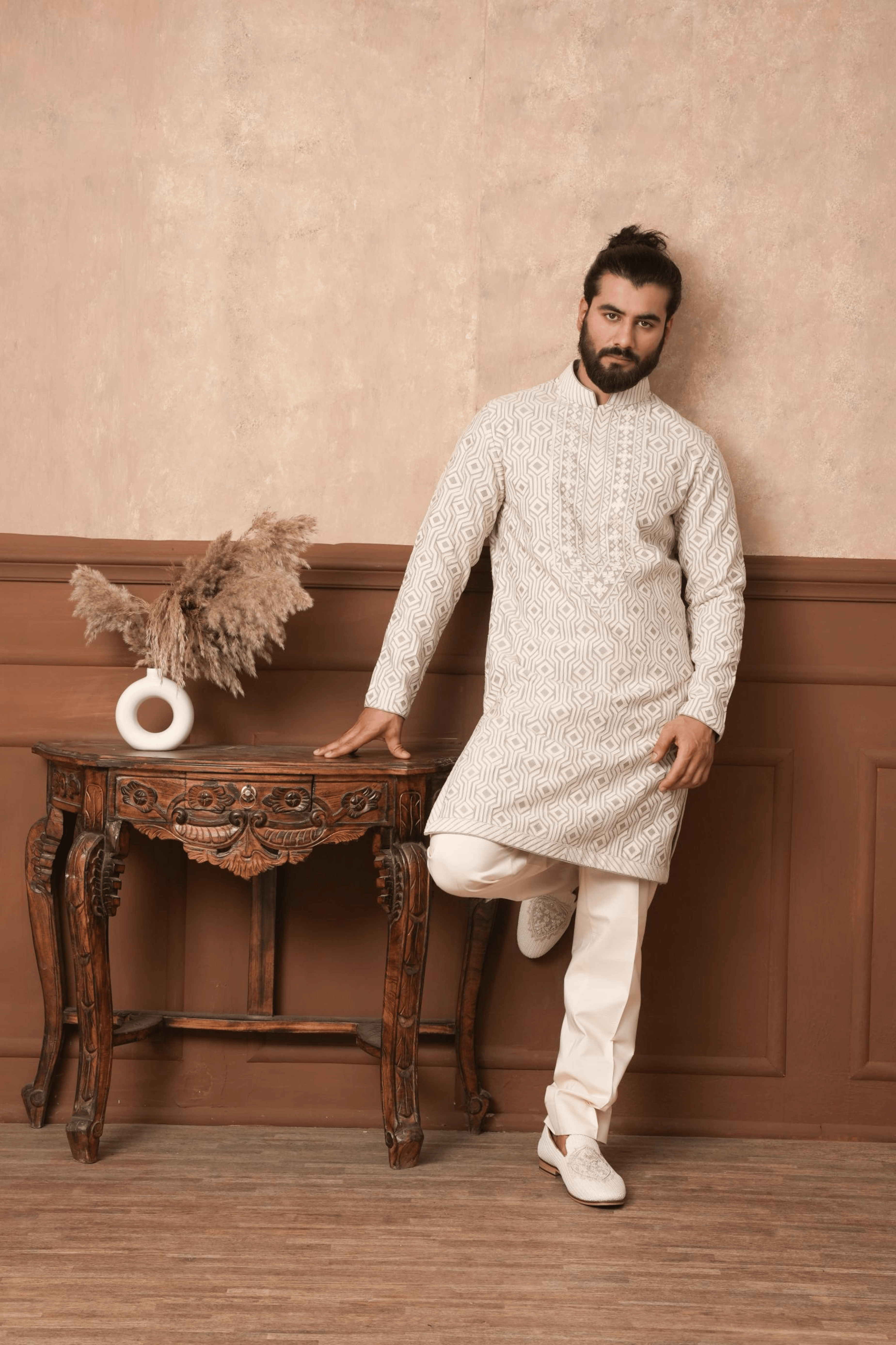 Plique Embroidered Kurta