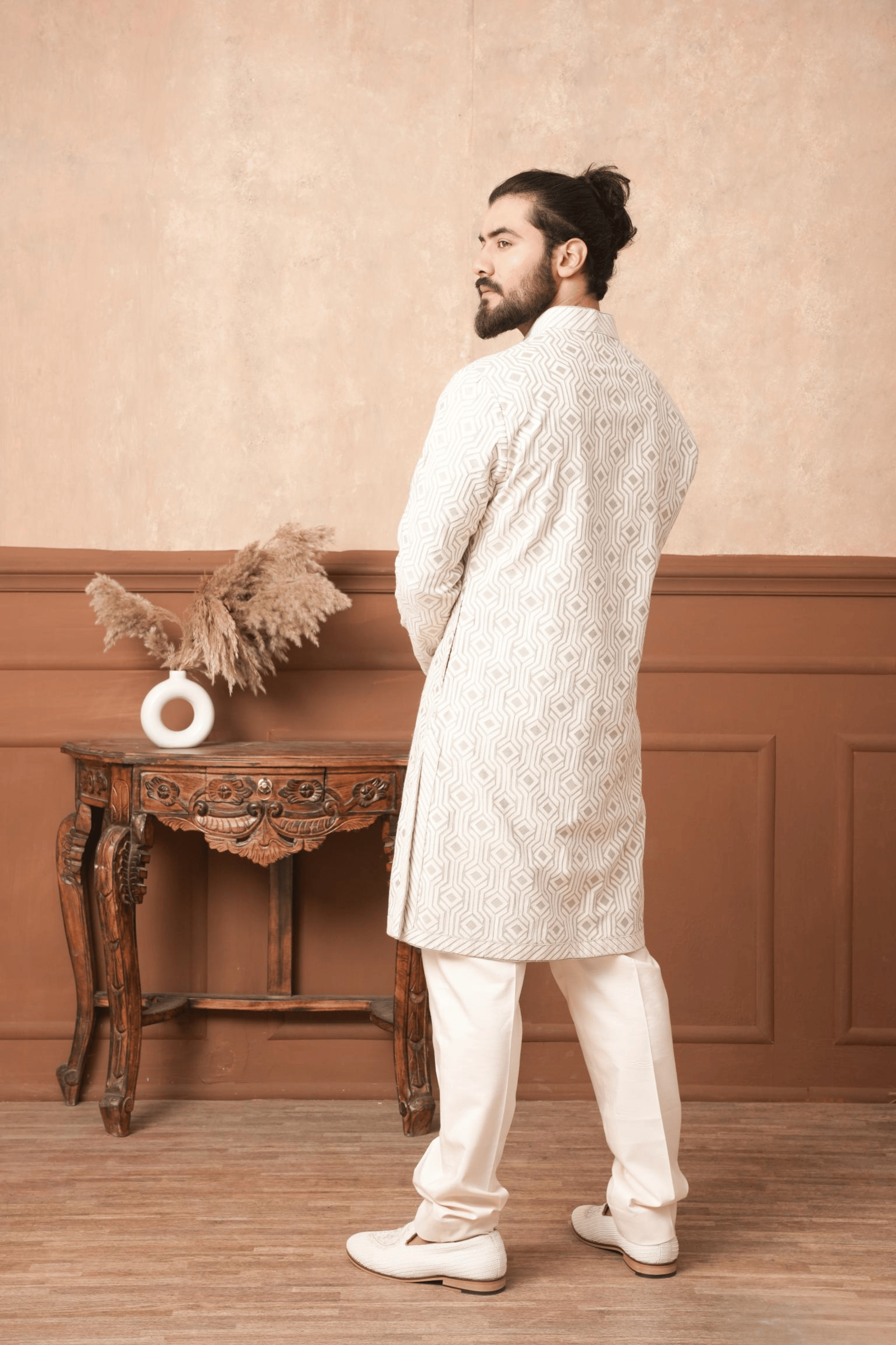 Plique Embroidered Kurta