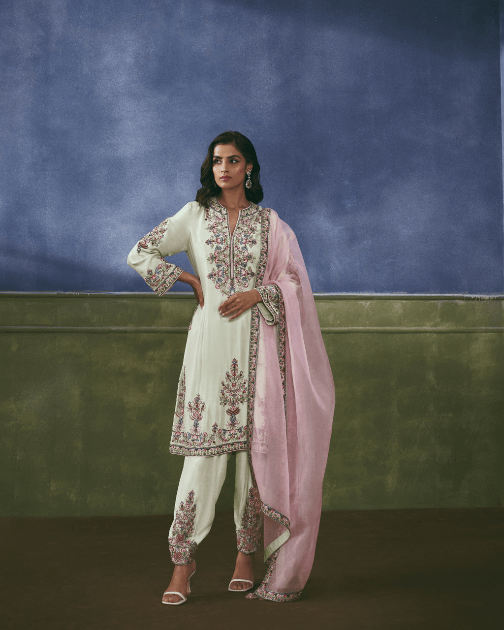 Pista Éclat Embroidered - Achin Bindlish