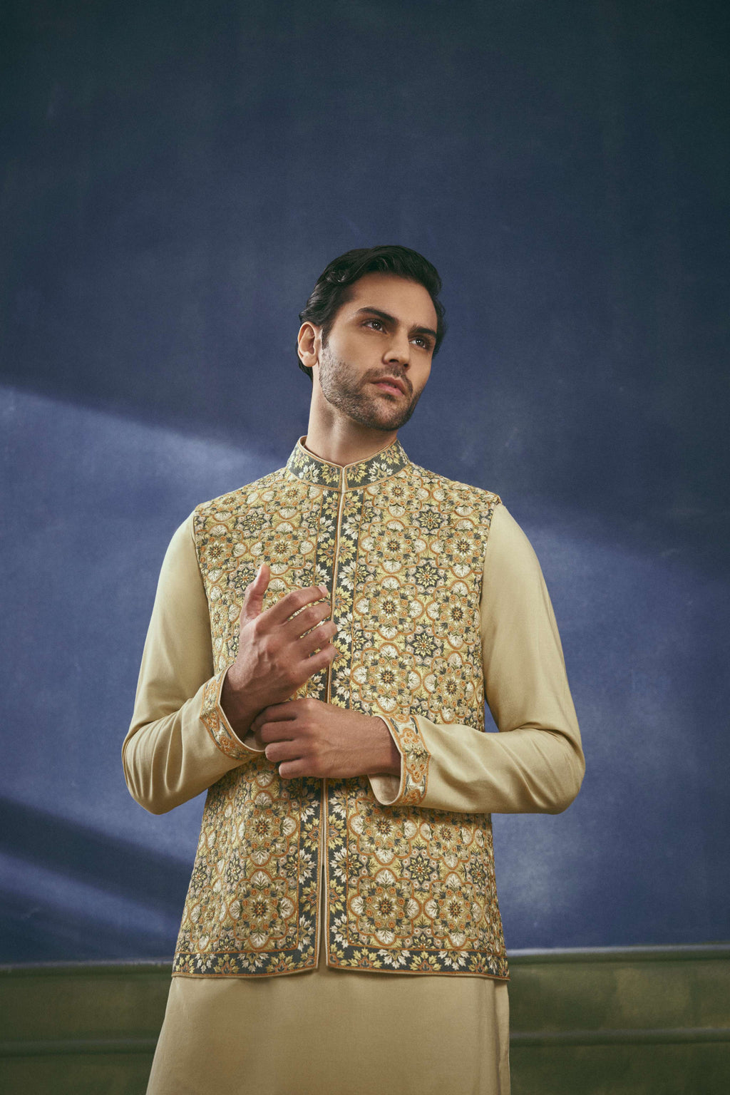 Geometric Vine Embroidered Bundi Set