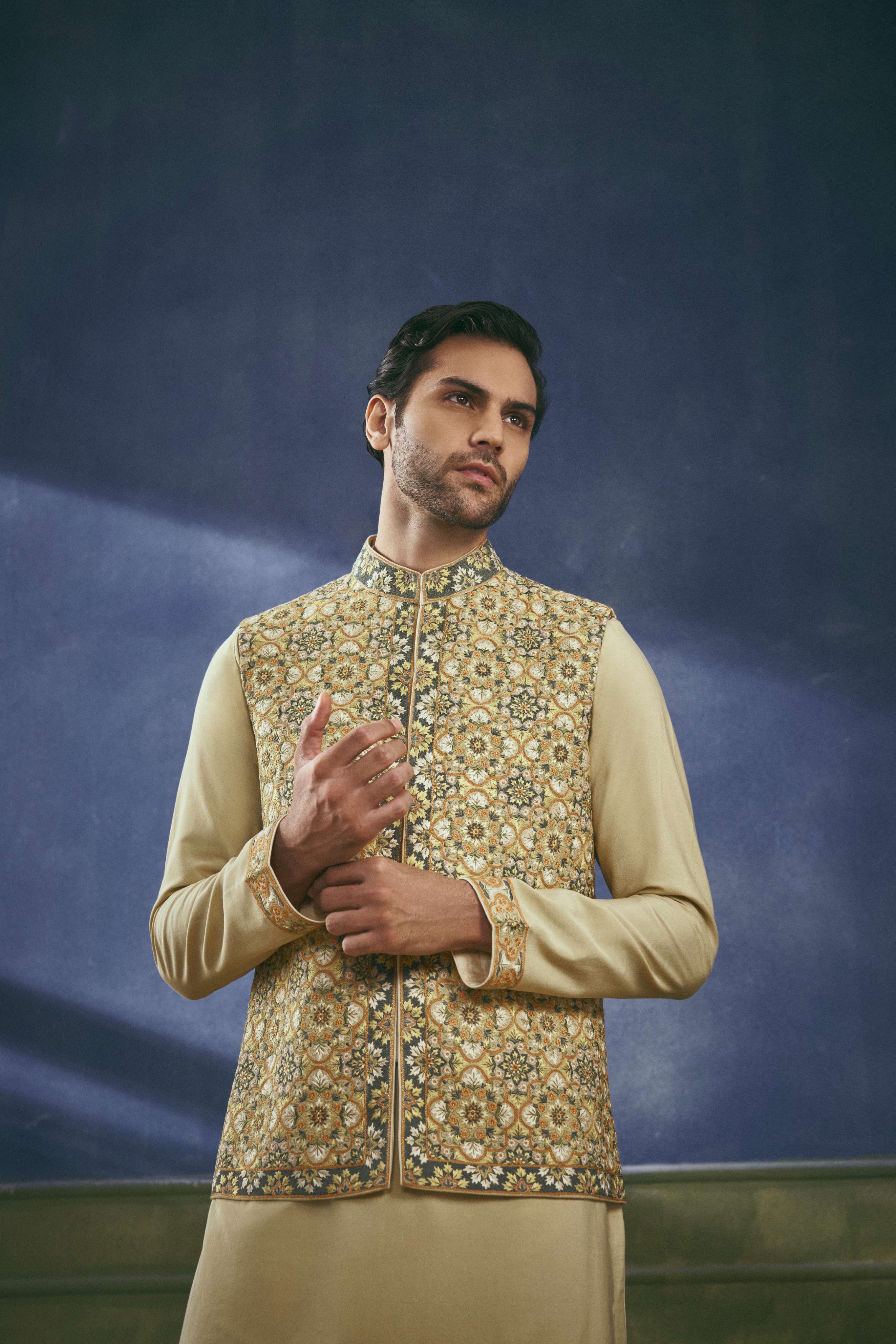 Geometric Vine Embroidered Bundi Set