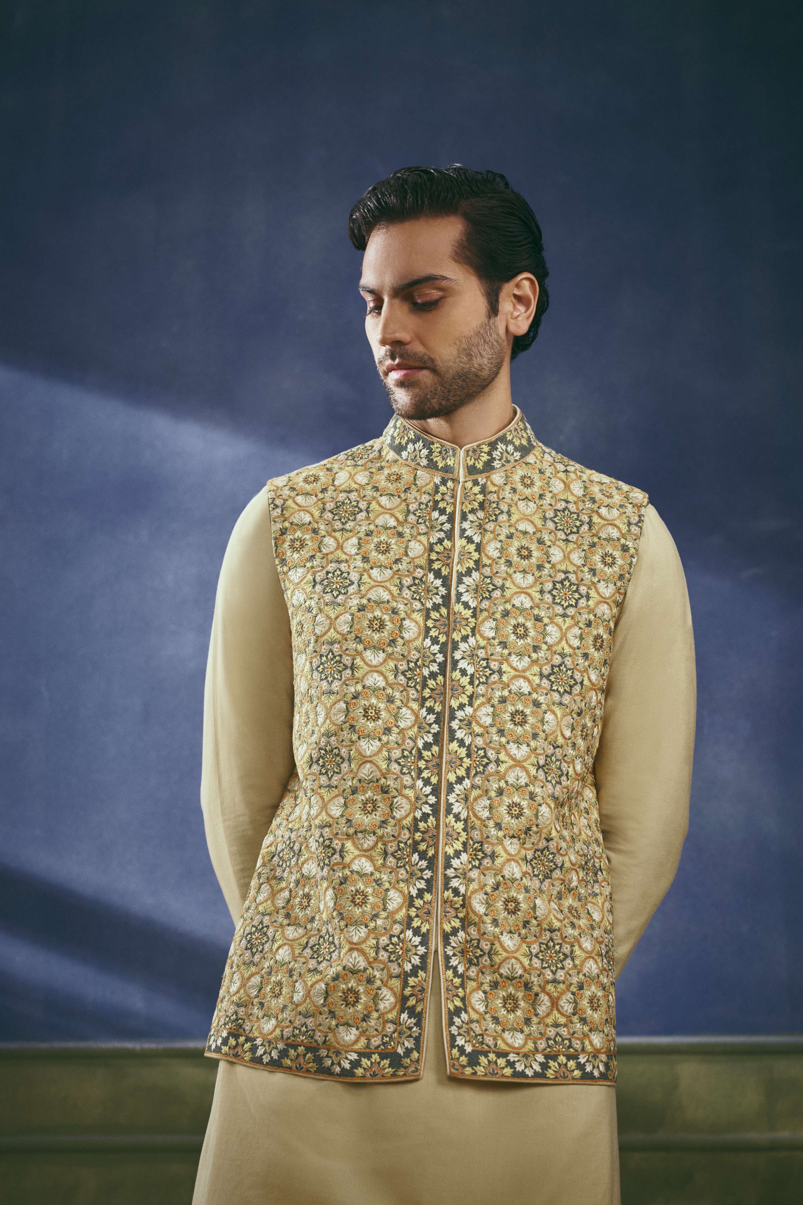 Geometric Vine Embroidered Bundi Set