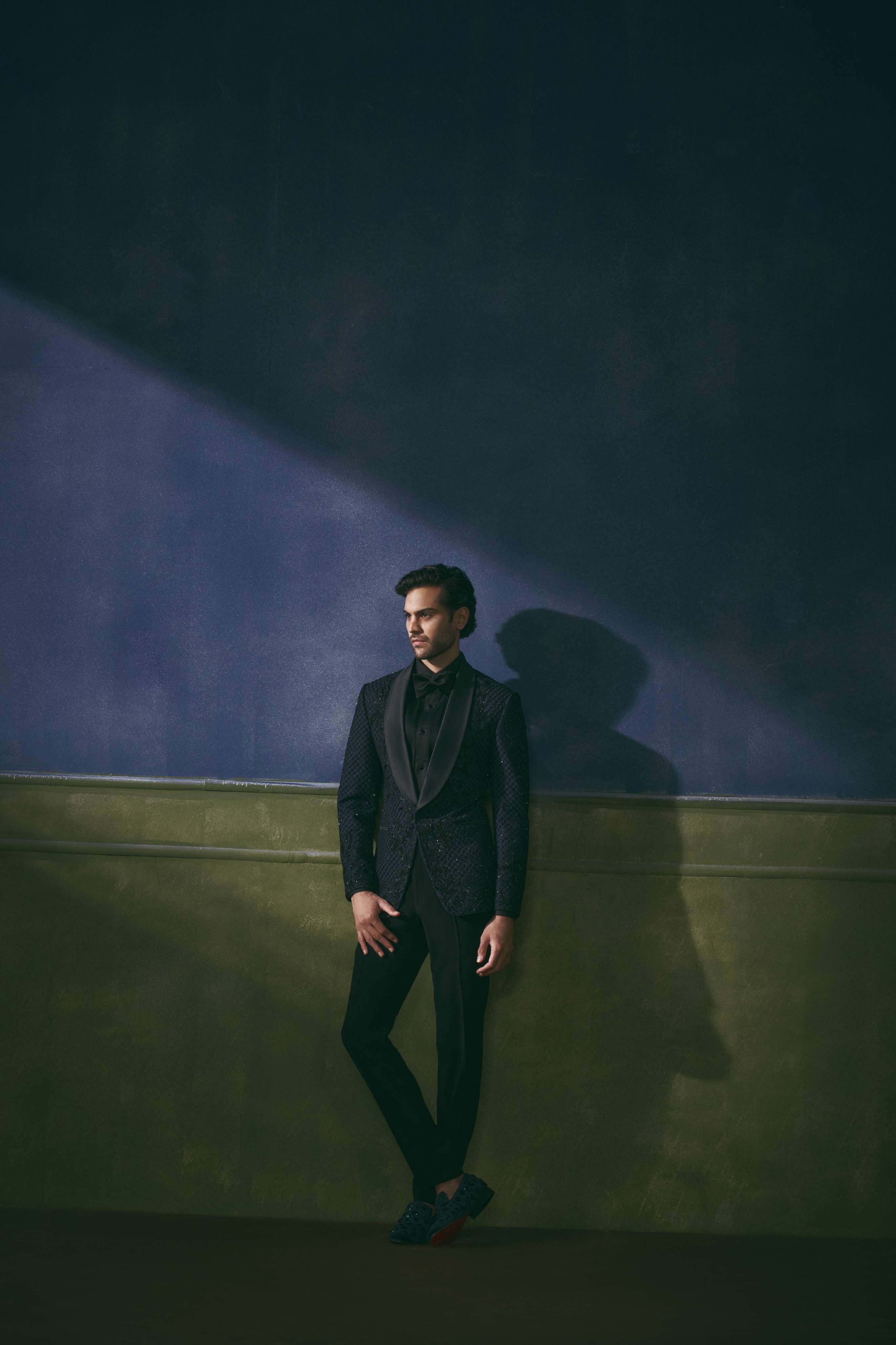 Noir Jaal Tuxedo
