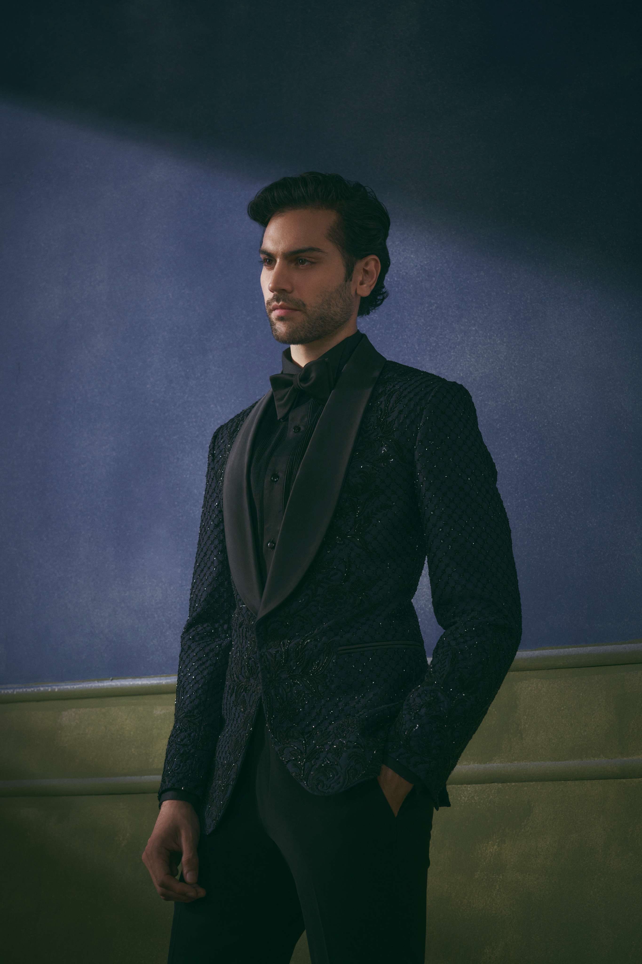 Noir Jaal Tuxedo