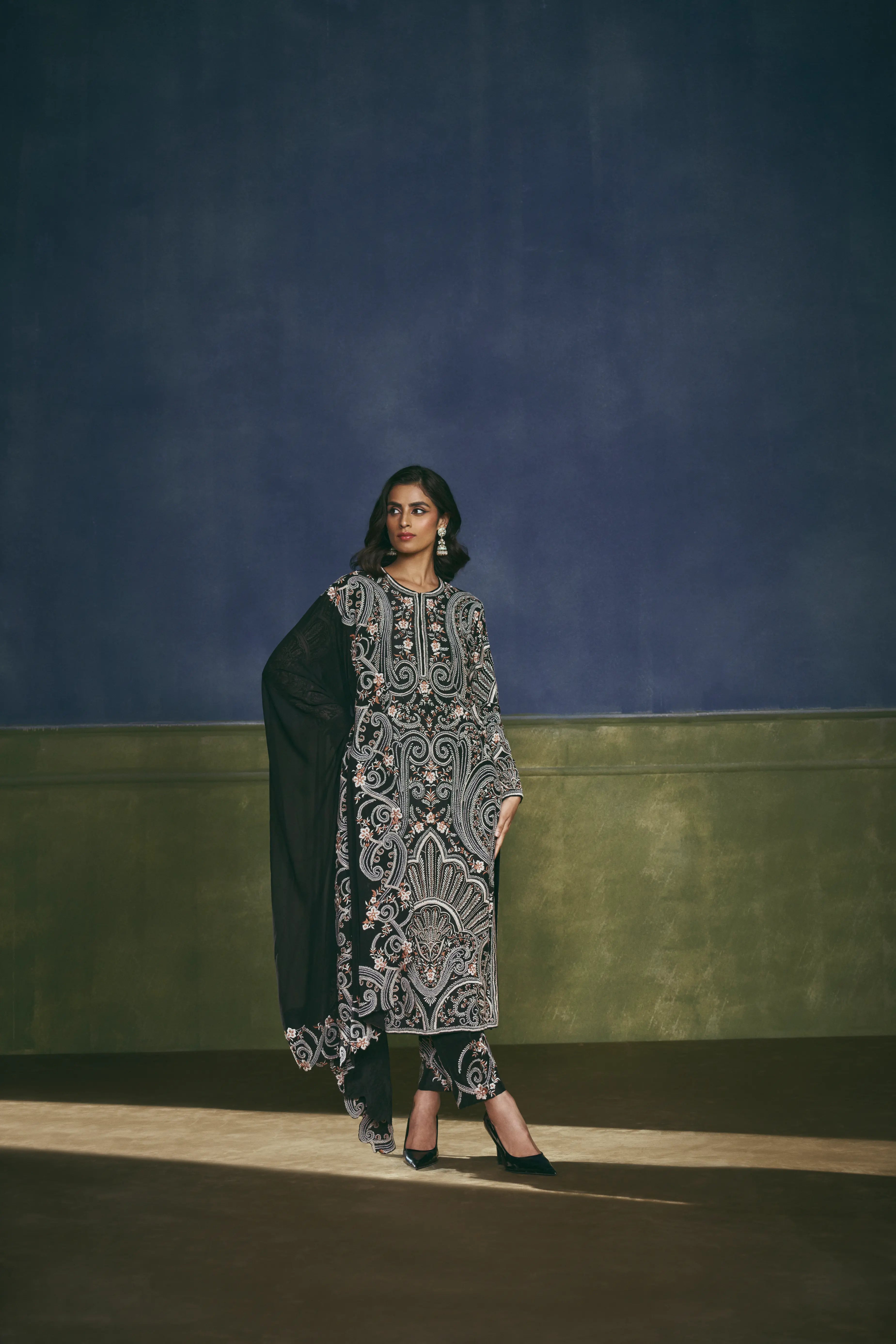 Engraved Paisley Kurta Suit