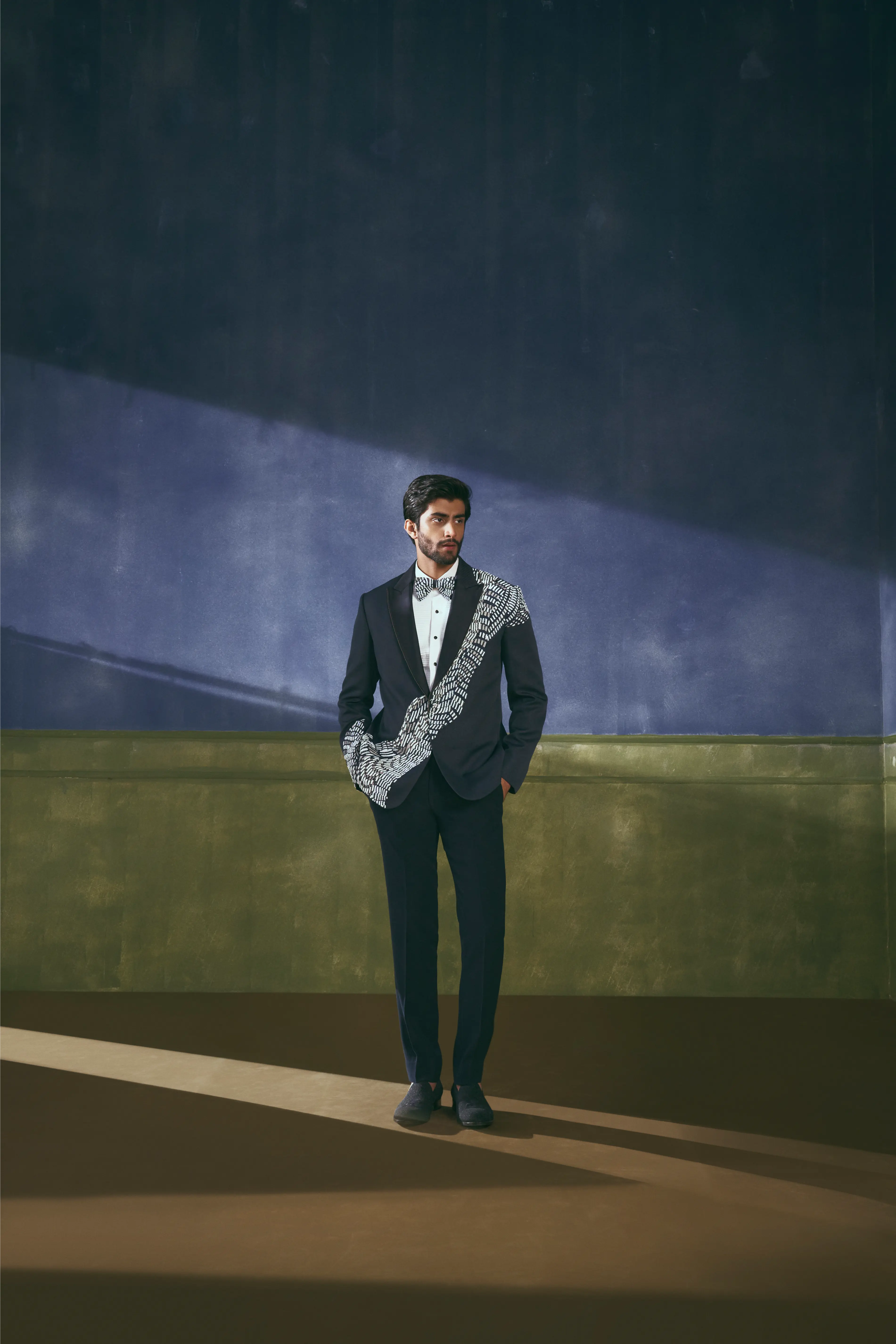 Sovereign's Glassbids Tuxedo
