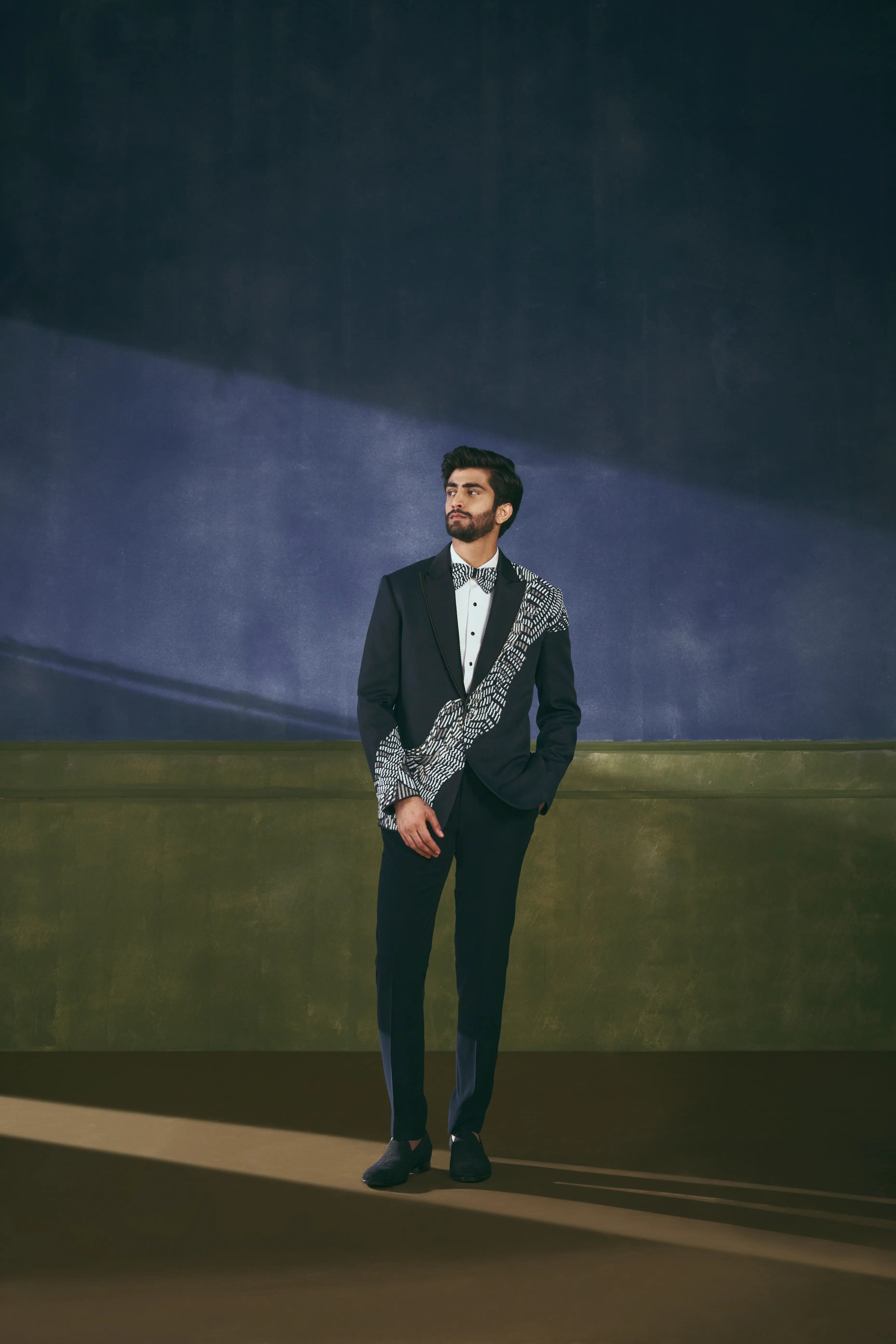 Sovereign's Glassbids Tuxedo