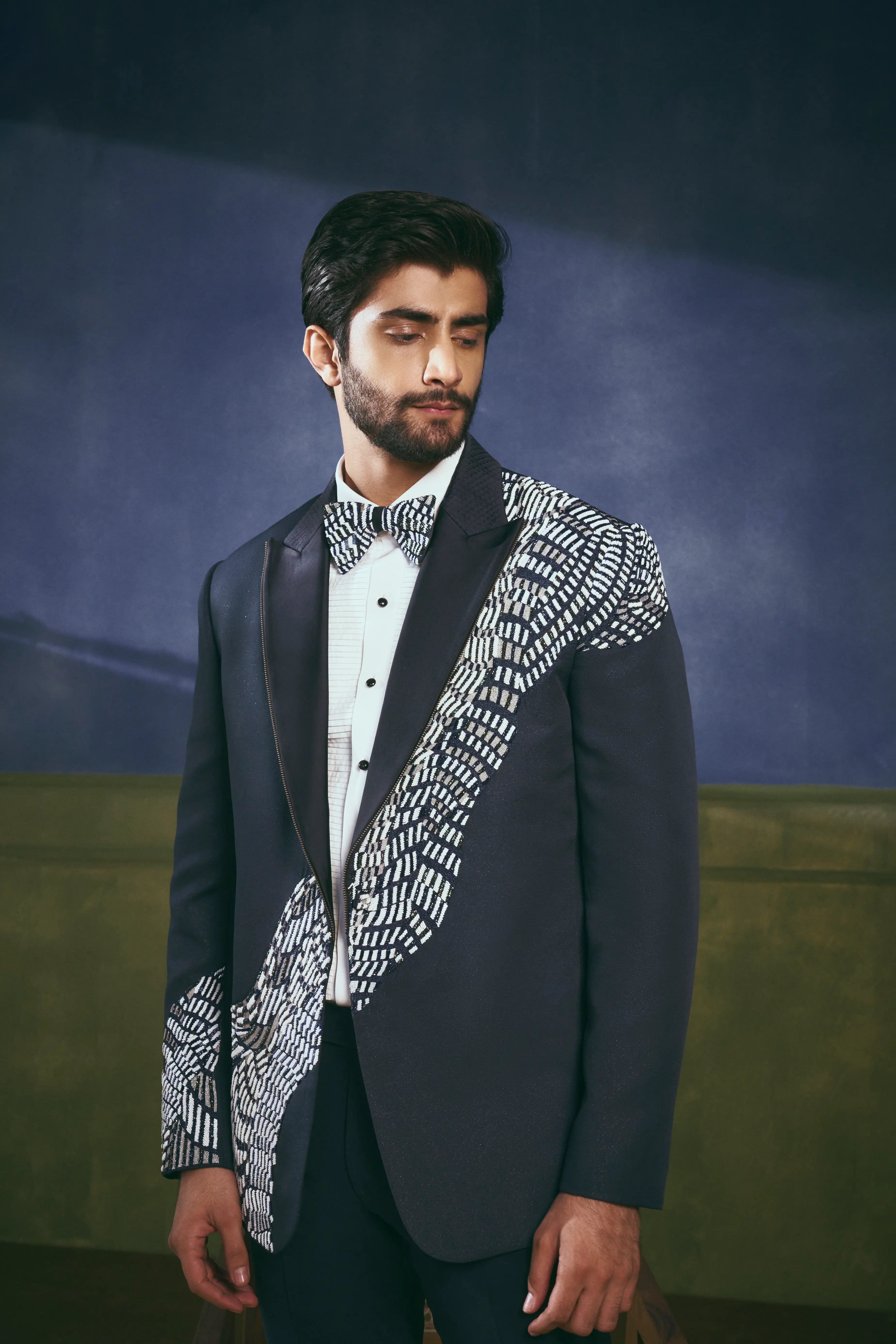 Sovereign's Glassbids Tuxedo