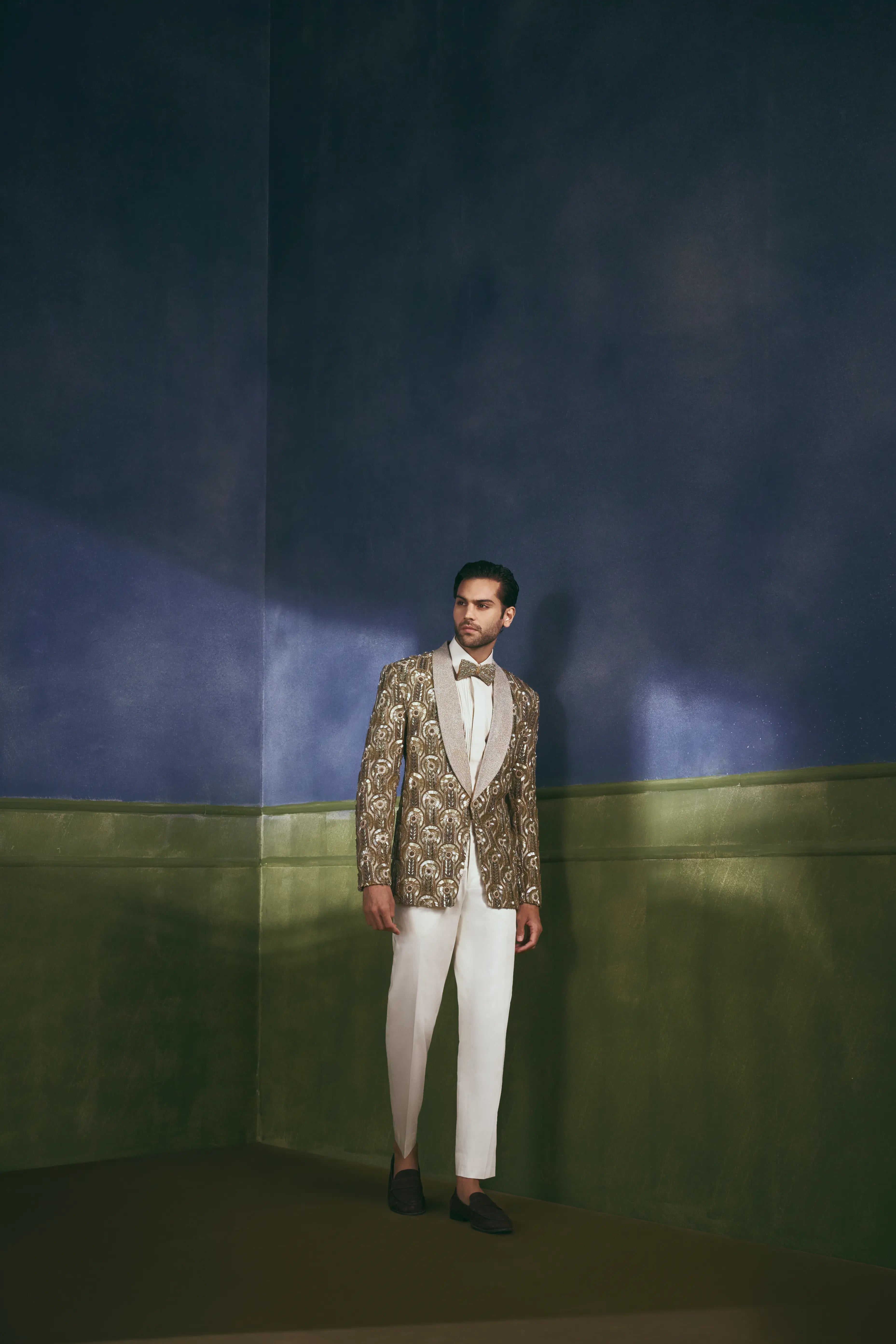 Darbar Crest Tuxedo
