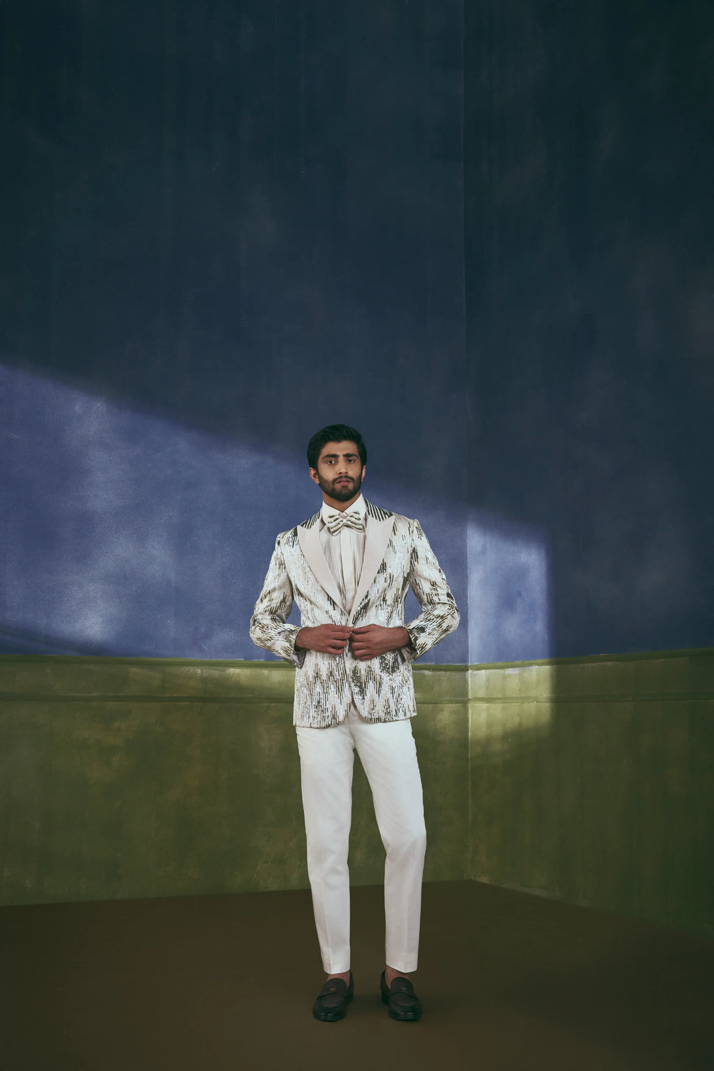 Gilt Staccato Tuxedo