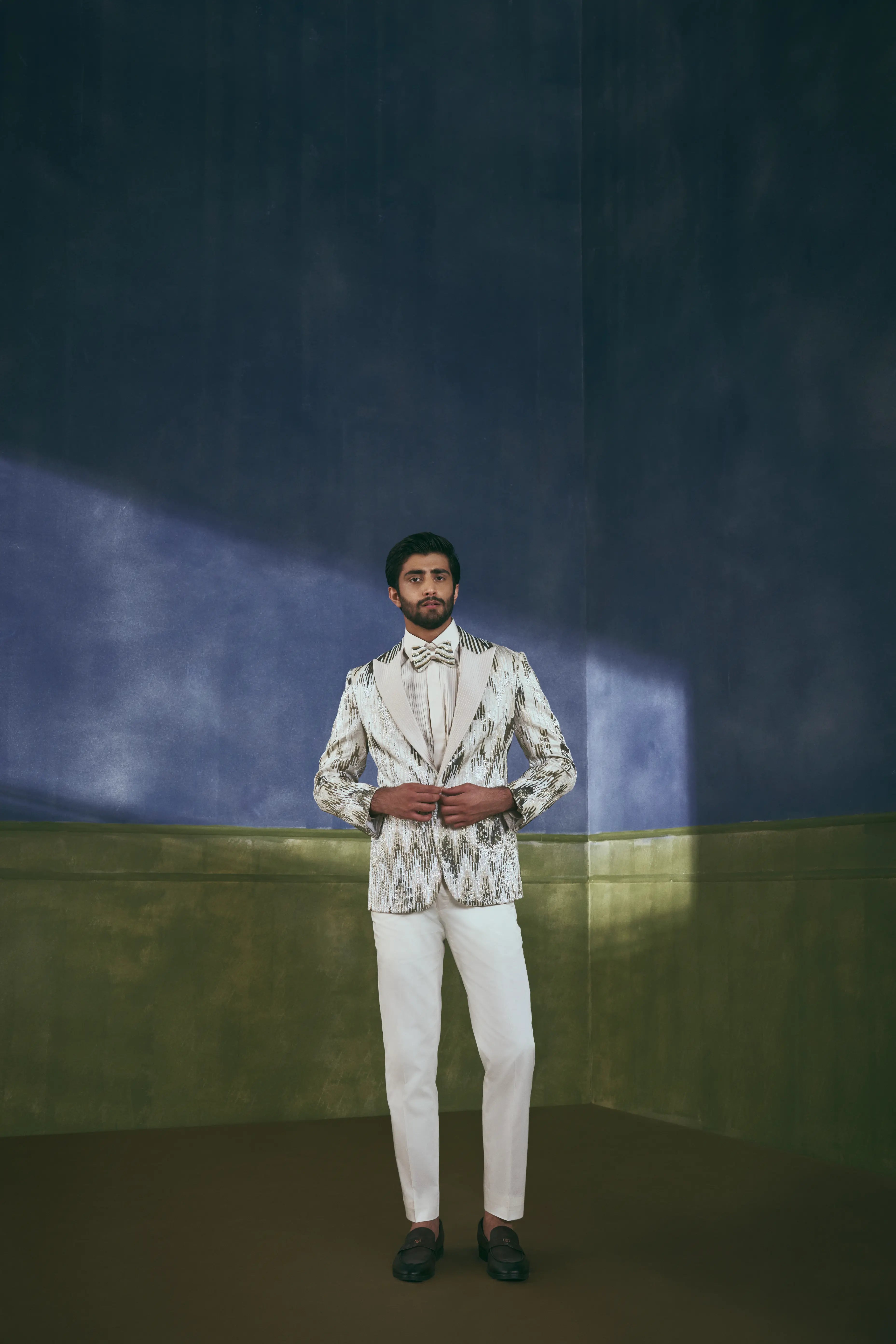 Gilt Staccato Tuxedo