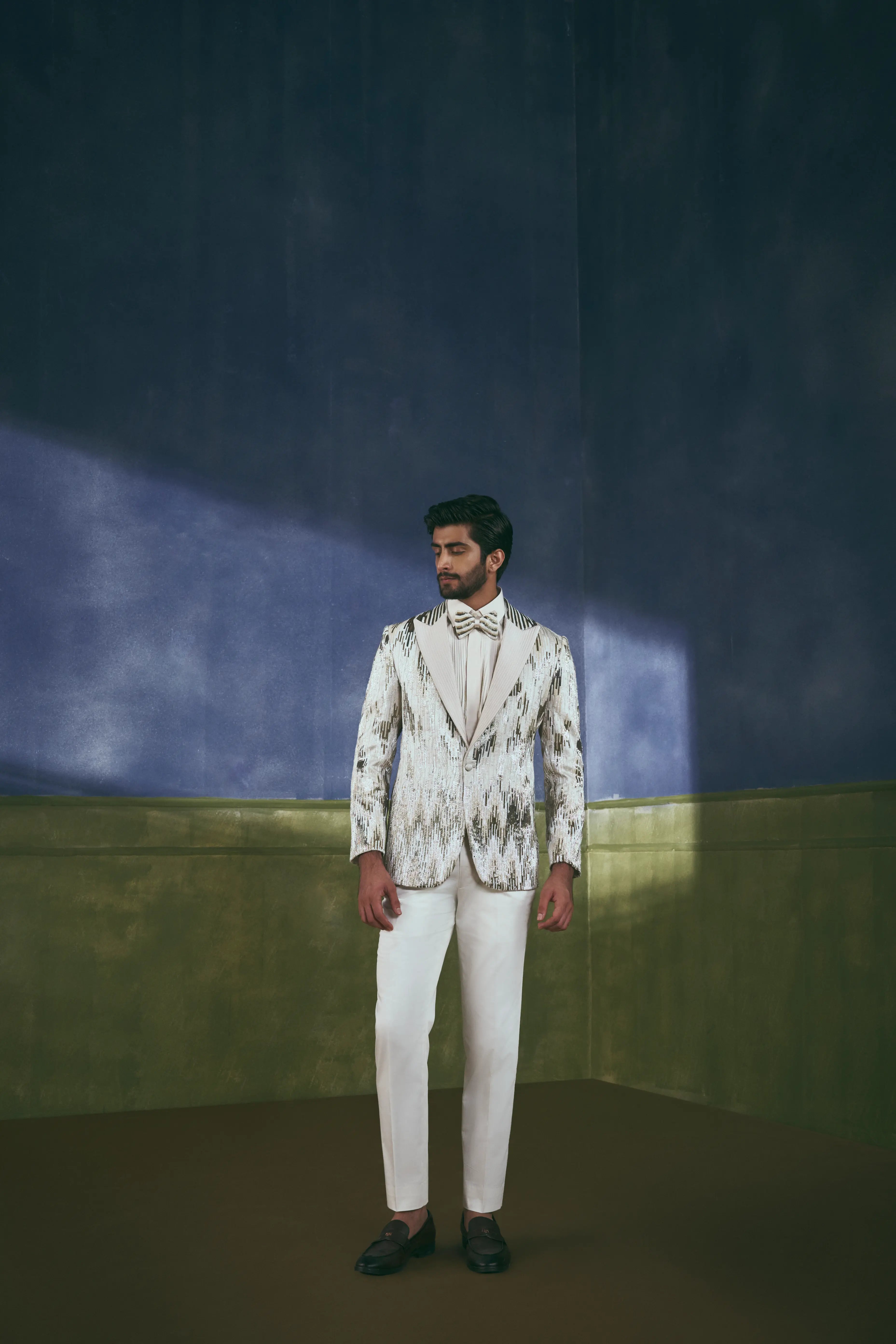 Gilt Staccato Tuxedo
