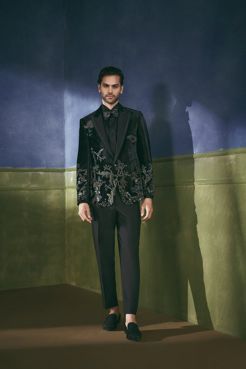 Baronial Bloom Tuxedo – Achin Bindlish